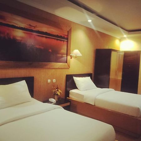 Hotel Kencana Rembang Exterior photo