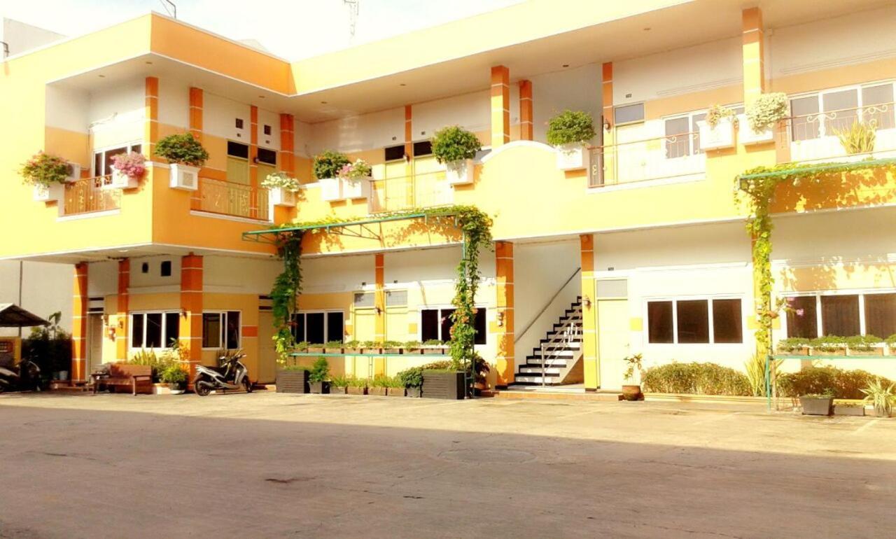 Hotel Kencana Rembang Exterior photo